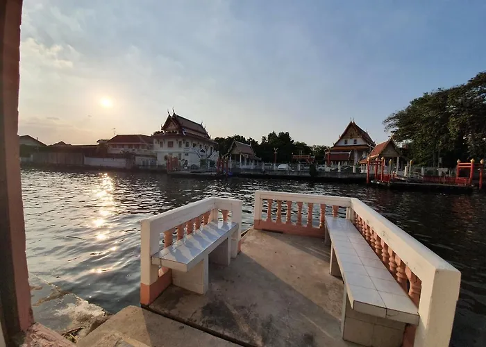 Kinn Stay50 Bed & Breakfast 3*